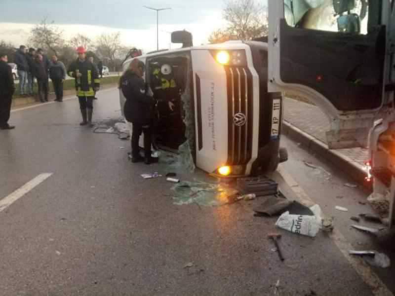 İşçi Servisi ile TIR Çarpıştı: 4 Ölü, 8 Yaralı