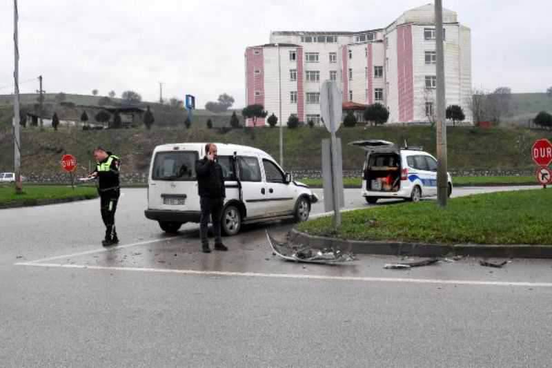 Yazar Kahraman Tazeoğlu, Biga’da Kaza Geçirdi