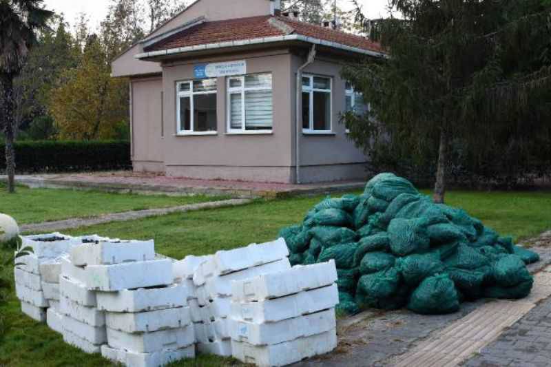 Çanakkale'de Kaçak Avlanan Tonlarca Deniz Ürünü Ele Geçirildi