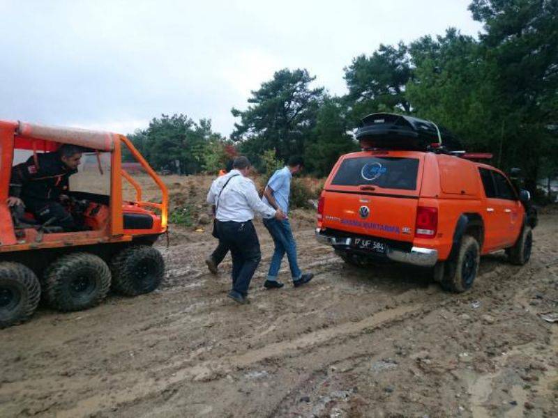 Sağanakta Dağlık Alanda Kalanları AFAD Ekibi Kurtardı