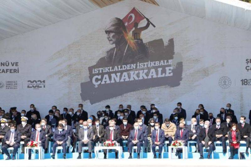 Çanakkale Deniz Zaferi'nin 106'ncı Yılı, Şehitler Abidesi'nde Kutlandı