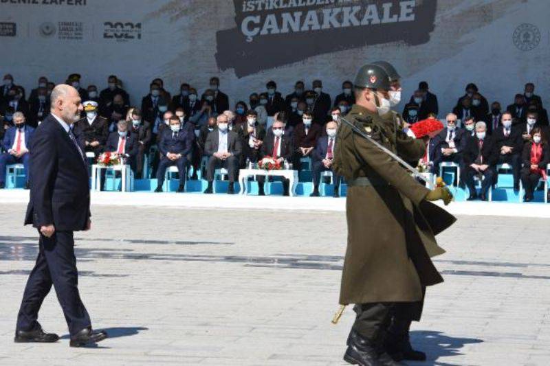 Çanakkale Deniz Zaferi'nin 106'ncı Yılı, Şehitler Abidesi'nde Kutlandı