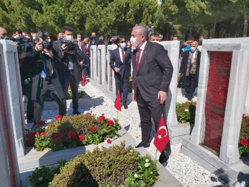 Çanakkale Deniz Zaferi'nin 106'ncı Yılı, Şehitler Abidesi'nde Kutlandı