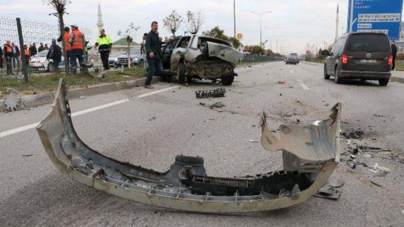 Çanakkale'de Zincirleme Kaza: 3 Yaralı