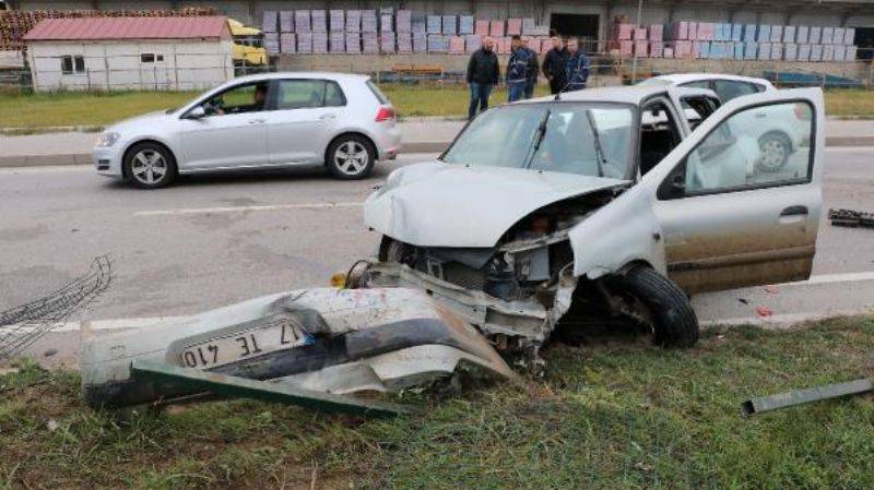 Çanakkale'de Zincirleme Kaza: 3 Yaralı