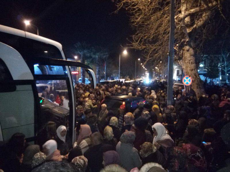 Umre Yolcuları Dualarla Uğurlandı