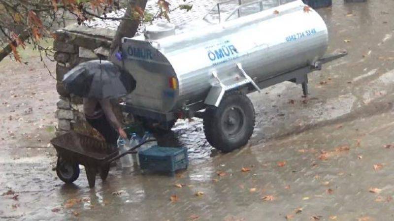 Yağmur Suyuna Niyet, Su Tankerine Kısmet