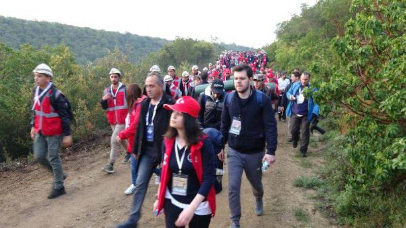 Çanakkale'de 8 Bin Türk, Dedelerinin İzinde Yürüdü