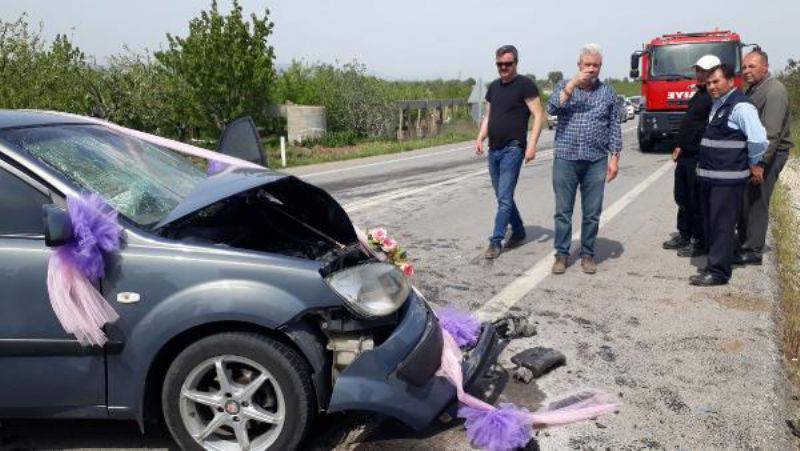 Gelini Almaya Giderken Kaza Yapan Damadın Bacağı Kırıldı