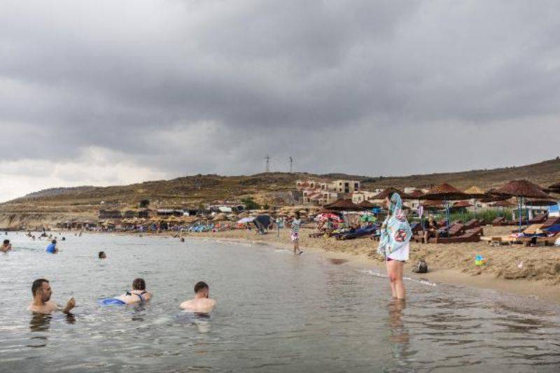 Gökçeada'da Rüzgar ve Yağmur, Tatilcilere Zor Anlar Yaşattı