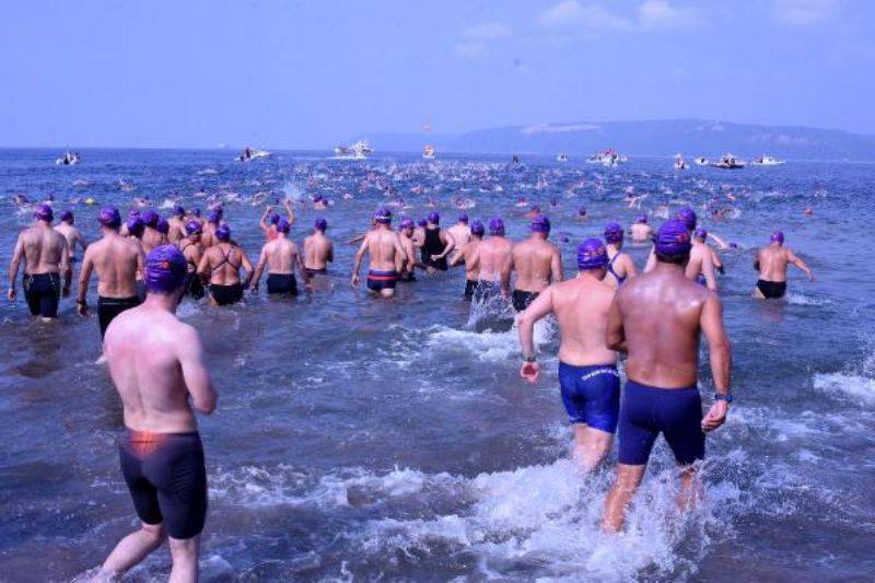 Çanakkale Boğazı'nda Kulaçlar 'Troya Yılı' İçin Attı