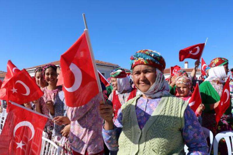 Ayvacık'ta Depremzedeler Konutlarına Kavuştu