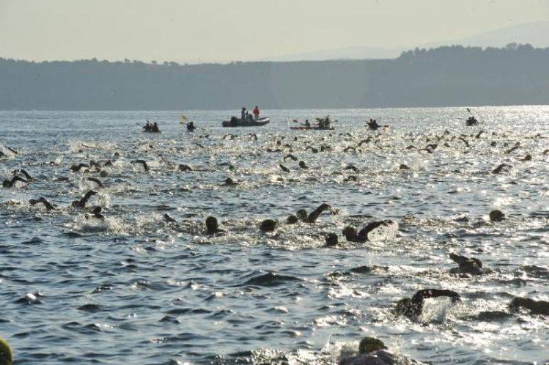 Çanakkale Boğazı'nda Kulaçlar 'Troya Yılı' İçin Atıldı