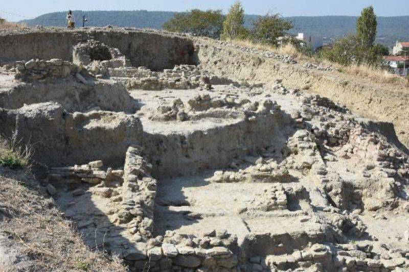 Maydos Kilisetepe Höyüğü'nde 4 Bin Yıllık Savunma Duvarı Kalıntıları