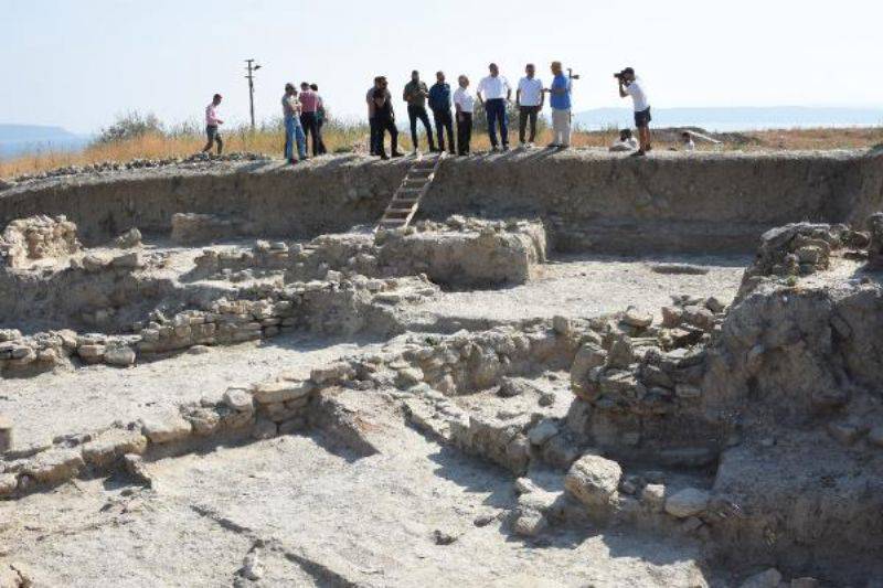 Maydos Kilisetepe Höyüğü'nde 4 Bin Yıllık Savunma Duvarı Kalıntıları