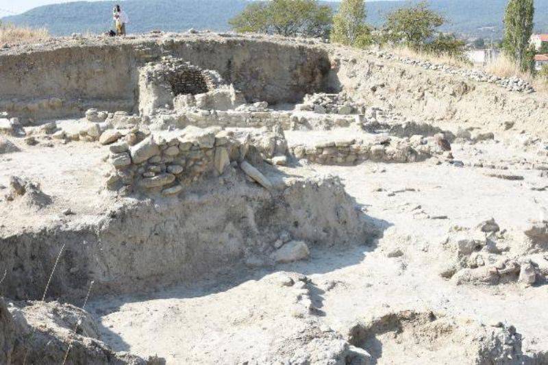 Maydos Kilisetepe Höyüğü'nde 4 Bin Yıllık Savunma Duvarı Kalıntıları