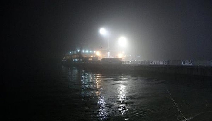 Çanakkale Boğazı'nda Yoğun 'Sis' Deniz Ulaşımını Durdurdu