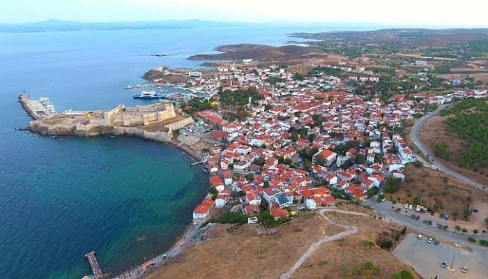 Bozcaada'ya Yaz Boyunca Midibüs ve Otobüs Geçişleri Yasaklandı