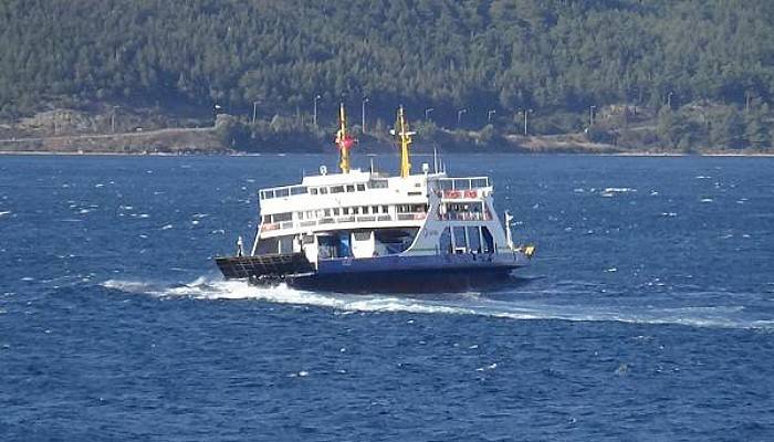 Çanakkale’de Lodos; Feribotlar Beşik Gibi Sallandı, Ada Seferleri Durdu