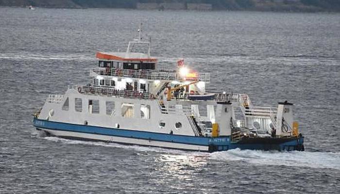 Gökçeada ve Bozcaada Feribot Seferlerine 'Fırtına' Engeli