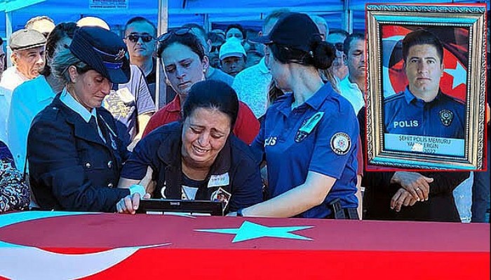 Mardin'deki Kazada Şehit Olan Polis, Ezine'de Son Yolculuğa Uğurlandı